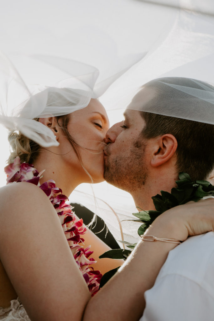 thewanderingb hawaii elopement photographer